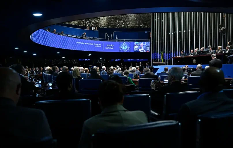 Fim da escala 6×1: senadores do Ceará apoiam PEC, mas fazem ressalvas