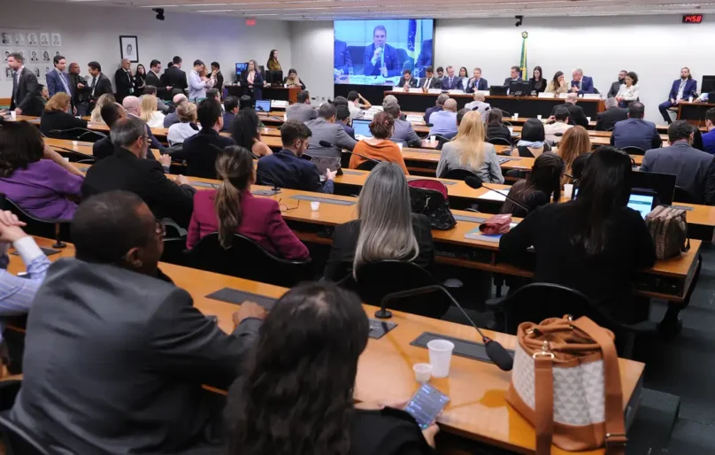 Câmara instala comissão que pode reduzir maioridade penal para 16 anos