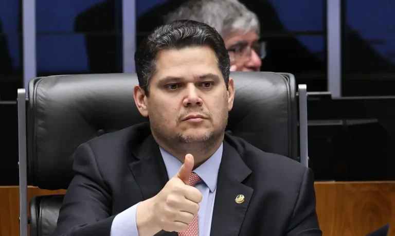 Fim da escala 6×1 avança no Senado Federal e entra na pauta da CCJ