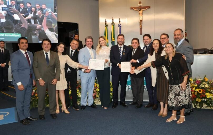 Romeu Aldigueri e Tainah Marinho recebem homenagens na CMFor