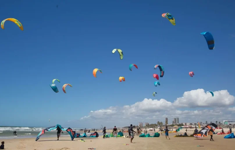 Regulamentação de Kitesurf é único projeto que Elmano ainda não conseguiu aprovar na Alece em 2026