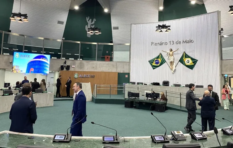 Sessão da Alece é encerrada por falta de quórum, após 10 minutos, em dia de sessão presencial
