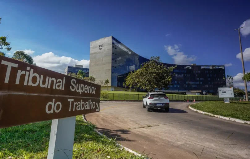 Assédio eleitoral no trabalho pode gerar multa, indenização e até prisão
