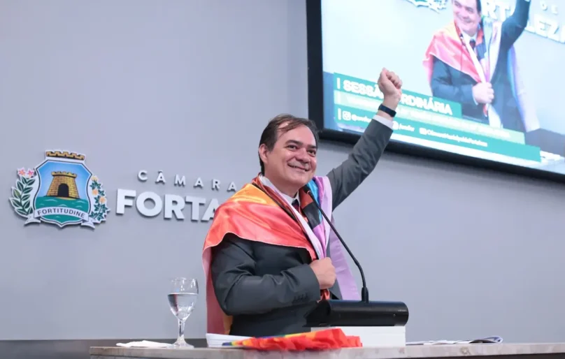 Ailton Lopes toma posse como vereador na Câmara de Fortaleza
