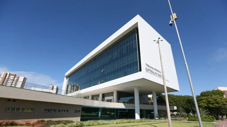 Uso irregular de trios e minitrios em campanhas é o principal tipo de denúncia no CE, diz Justiça