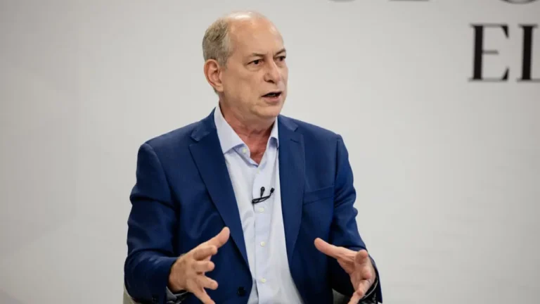 Ciro resgata trajetória, foca em discurso de mudança e evita ataques ao estrear propaganda no rádio
