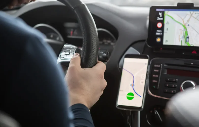 TSE proíbe adesivos de propaganda eleitoral em carros de transporte por aplicativos