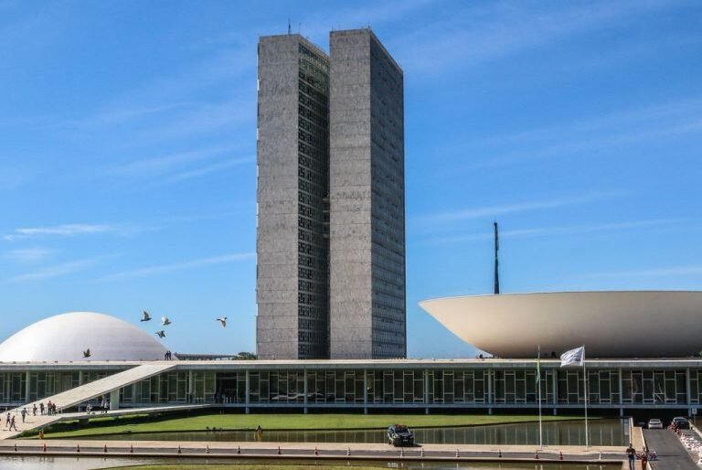 Eleições deste ano vão definir 54 vagas no Senado e todas as 513 vagas da Câmara