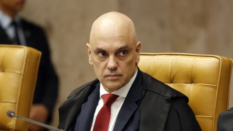 Moraes será relator de ação sobre registros de visitas ao Senado da própria esposa e de Vorcaro