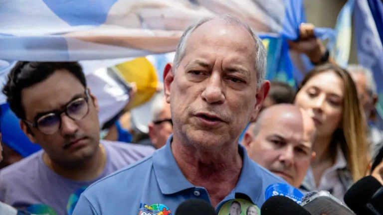 Ciro diz que pesquisa não mexe na estratégia e vai focar em cidades que são ‘pontos de influência’