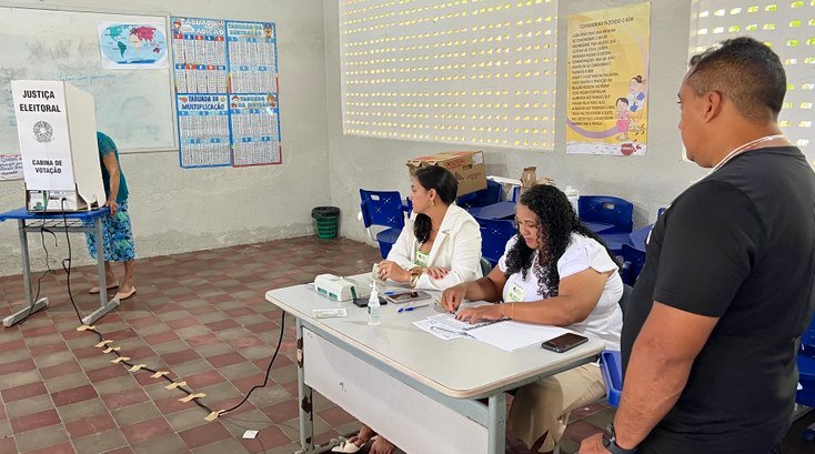 Eleitores com deficiência no Ceará podem pedir transporte para votar