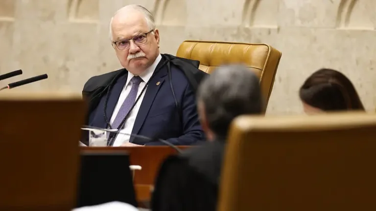 Fachin assume relatoria de processo que cita Alexandre de Moraes no Caso Master