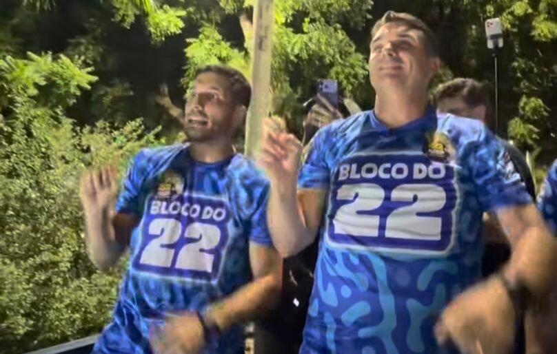 Em Fortaleza, Flávio Bolsonaro faz ato político e liga crise do STF a Lula