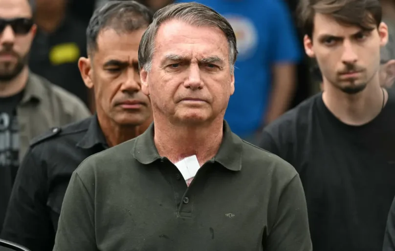 Bolsonaro pede suspensão da prisão até análise de revisão da condenação pedida ao STF