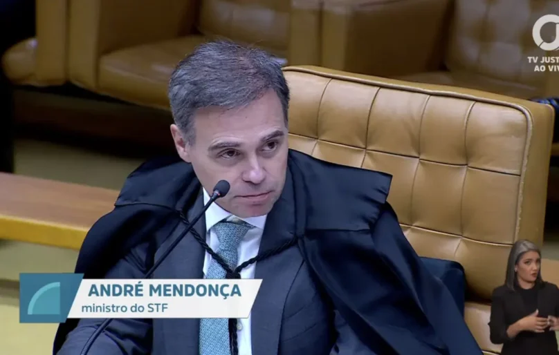 Mendonça segue voto de Fachin e pede separação em processos onde ele e Moraes são citados