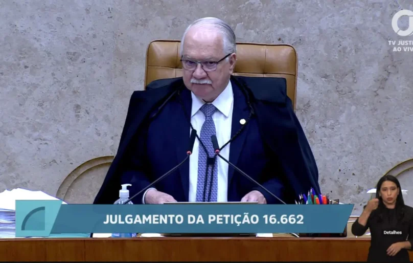 Presidente do STF, Edson Fachin vota para manter separados julgamentos de Moraes e Mendonça