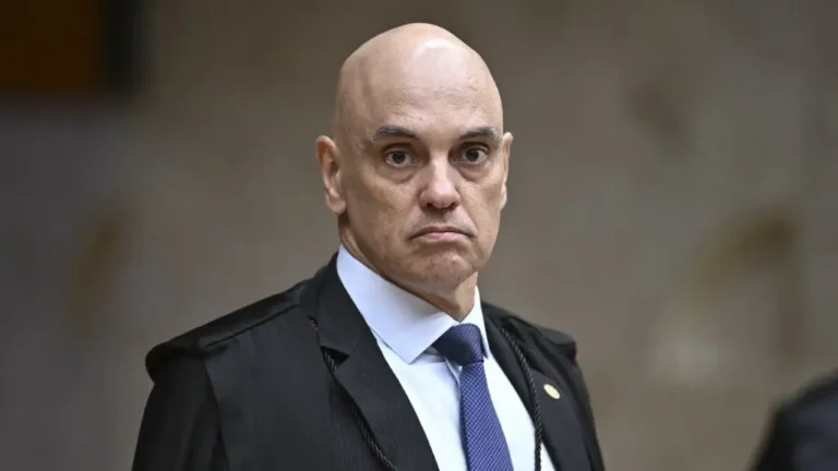 Moraes repete voto de Dino e Zanin e vota a favor de unificação de processos com Mendonça