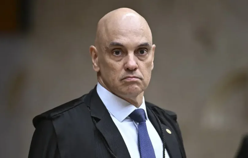 Moraes repete voto de Dino e Zanin e vota a favor de unificação de processos com Mendonça