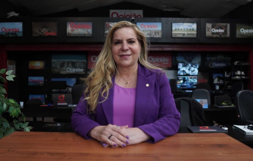 Luizianne diz que Elmano superou gestões anteriores e reforça perfil de diálogo: “Esses dentinhos não mordem ninguém”