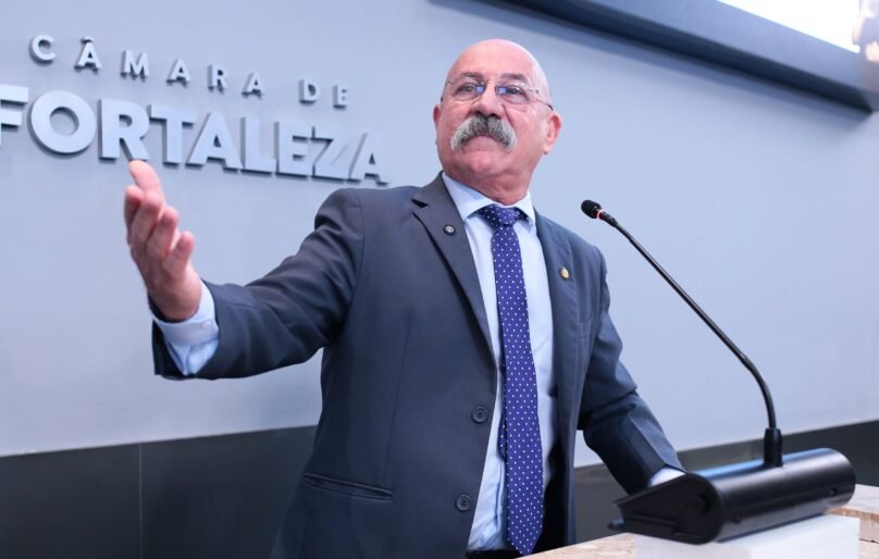 Projeto propõe execução de Hino e hasteamento da Bandeira semanalmente nas escolas de Fortaleza