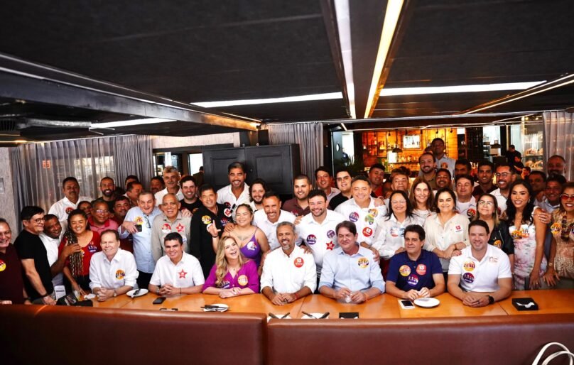 Elmano reúne mais de 50 vereadores em Fortaleza e reforça articulação para eleições de 2026