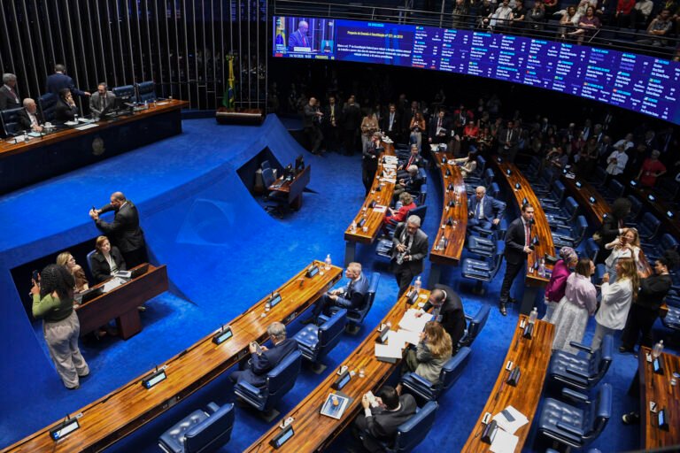 Senado Federal aprova PEC do fim da escala 6×1