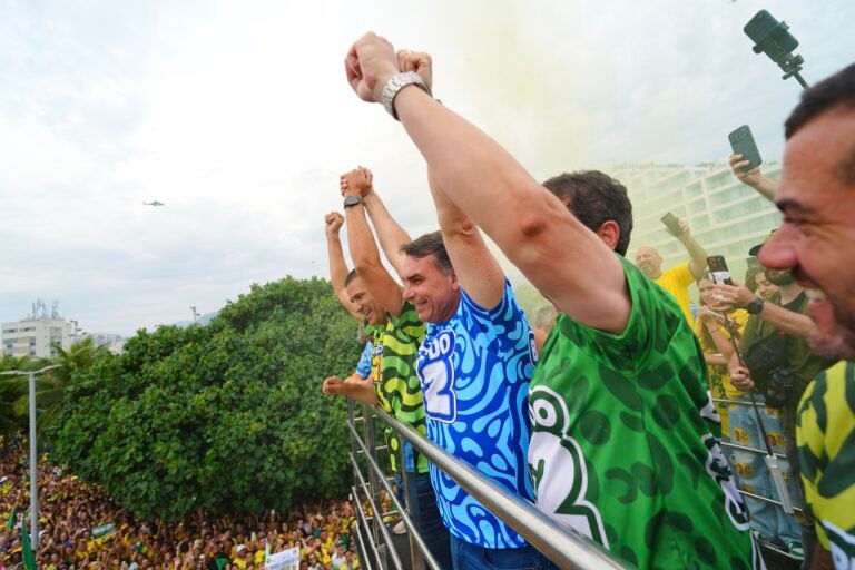 Campanha de Flávio Bolsonaro também pediu prorrogação de eleição