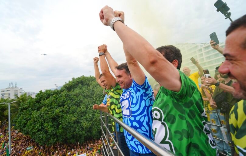 Campanha de Flávio Bolsonaro também pediu prorrogação de eleição