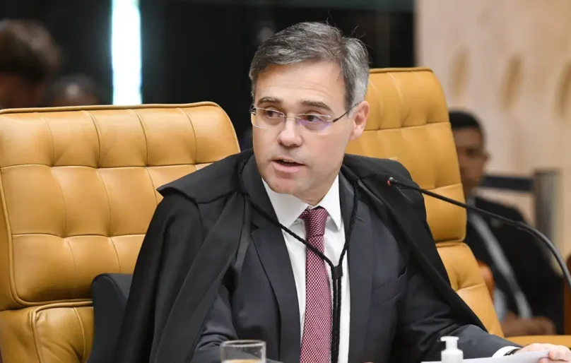 André Mendonça manda retirar vídeo sobre propostas atribuídas a Flávio Bolsonaro