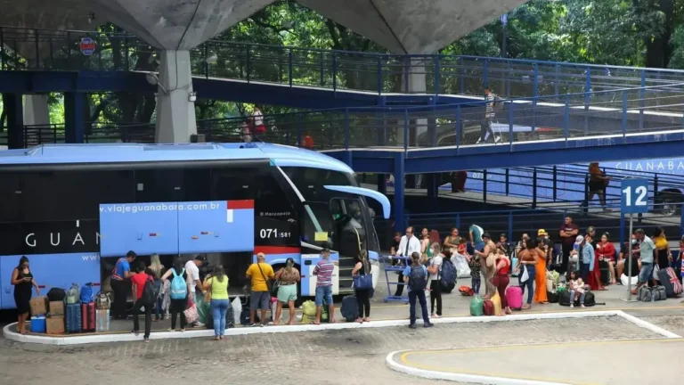 Eleitores relatam dificuldade para obter passagens gratuitas no CE; Arce orienta insistir na busca