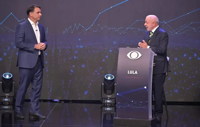Em três blocos do debate da Globo, candidato deverá ficar no púlpito enquanto adversário fala