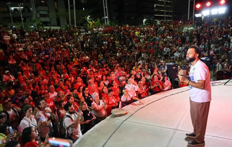 Ato Cristãos pela Democracia lota anfiteatro da Beira Mar, em Fortaleza