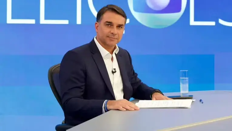 Flávio Bolsonaro diz que ouviu trabalhadores ao justificar mudança de posição sobre a escala 6×1