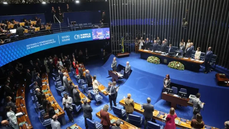 Sete partidos não atingem a cláusula de barreira e ficam sem acesso ao Fundo Partidário para 2027