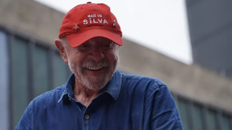Lula é o primeiro presidente a se eleger após perder no primeiro turno