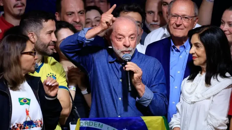 Lula poderá indicar até quatro ministros ao STF durante seu próximo mandato