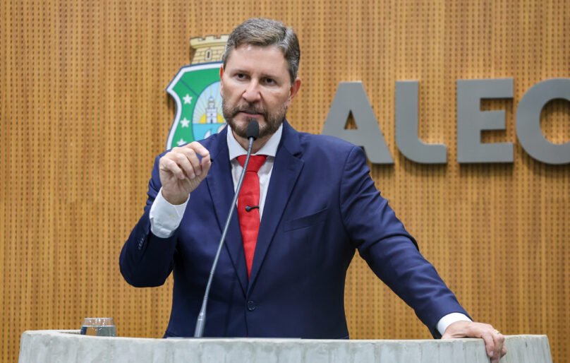 Tramita na Alece projeto que veda Governo de celebrar contrato com empresas que promovam bets